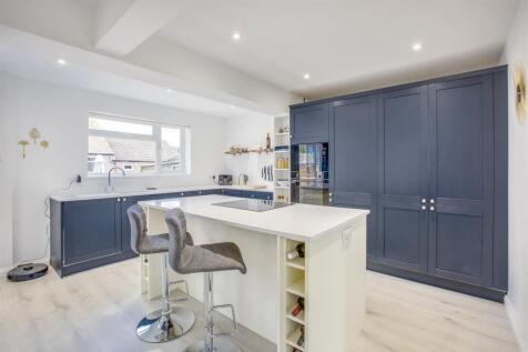 9 Slayter Road, Lane End, HP14 3JQ-9.jpg