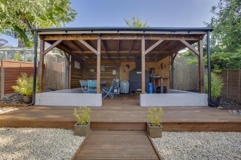 37 Southfield Road, HP13 5JZ-13.jpg