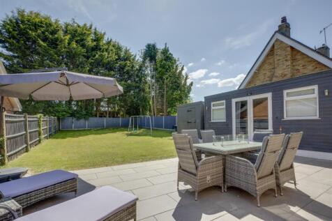 Windrush, Highfield Avenue, HP12 4ET-14.jpg