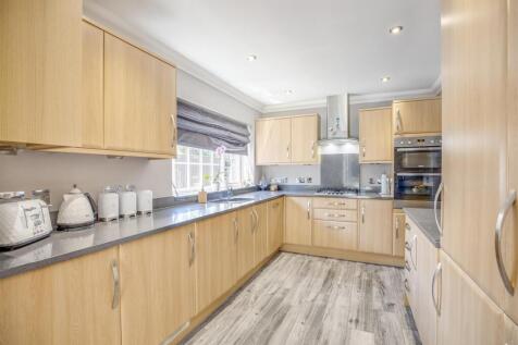 Windrush, Highfield Avenue, HP12 4ET-9.jpg