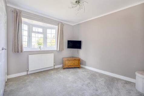 Windrush, Highfield Avenue, HP12 4ET-4.jpg