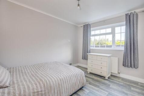 Windrush, Highfield Avenue, HP12 4ET-5.jpg