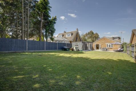 Windrush, Highfield Avenue, HP12 4ET-13.jpg