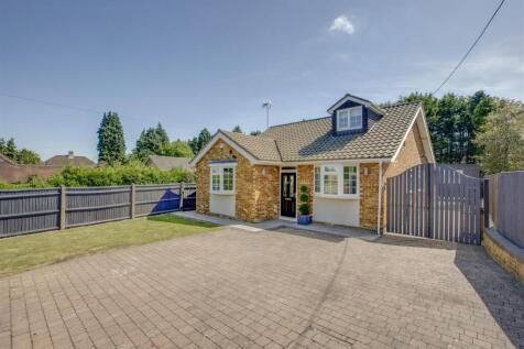 Windrush, Highfield Avenue, HP12 4ET-15.jpg