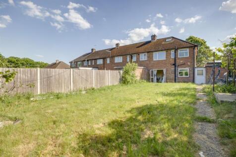 12 Field Road, HP12 4LR-11.jpg
