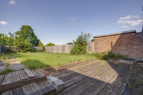 12 Field Road, HP12 4LR-10.jpg