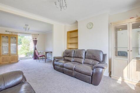 12 Field Road, HP12 4LR-8.jpg