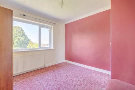 12 Field Road, HP12 4LR-3.jpg