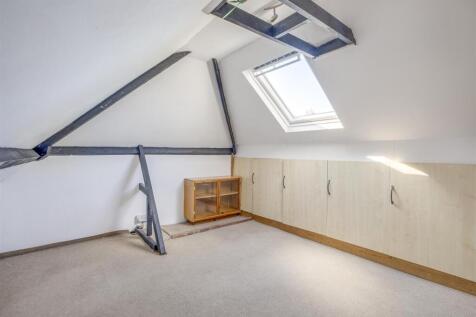 12 Field Road, HP12 4LR-5.jpg