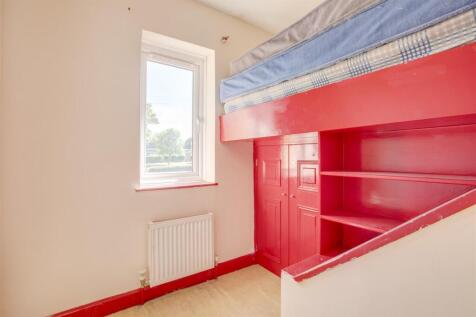 12 Field Road, HP12 4LR-2.jpg