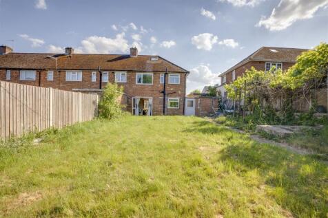 12 Field Road, HP12 4LR-12.jpg