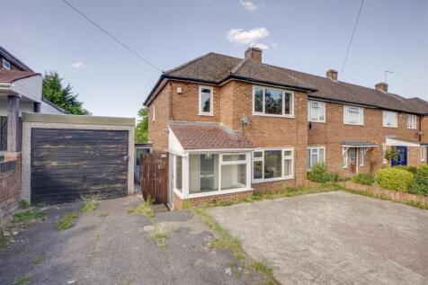 12 Field Road, HP12 4LR-13.jpg
