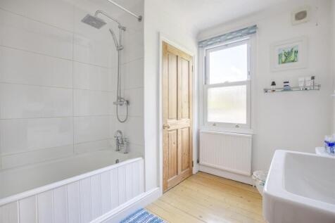 2 Lower Hamersley Lane, HP13 7DA-9.jpg
