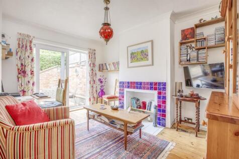 2 Lower Hamersley Lane, HP13 7DA-11.jpg