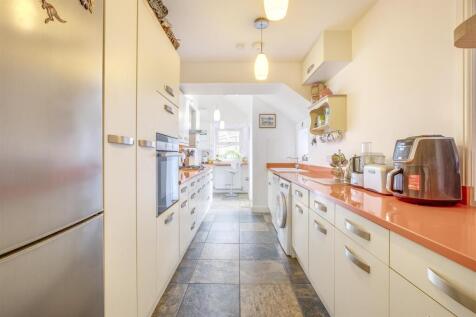2 Lower Hamersley Lane, HP13 7DA-12.jpg