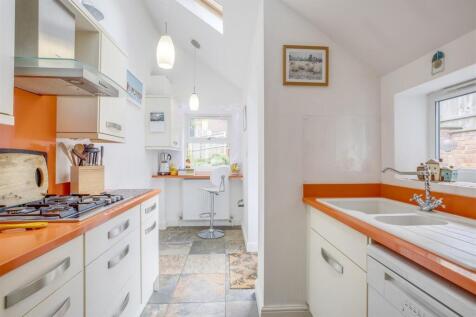 2 Lower Hamersley Lane, HP13 7DA-13.jpg