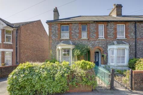 110 Totteridge Road, HP13 6EX-13.jpg