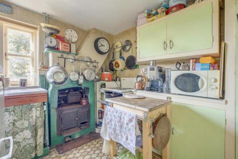 110 Totteridge Road, HP13 6EX-8.jpg