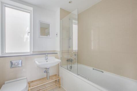 17 Ream Court, Ryemead Boulevard, HP11 1GG-3.jpg
