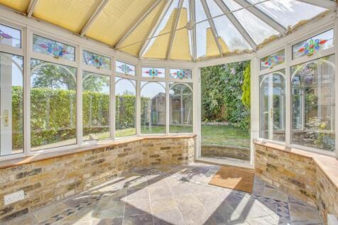 7 Linnet Close, HP12 4QJ-11.jpg