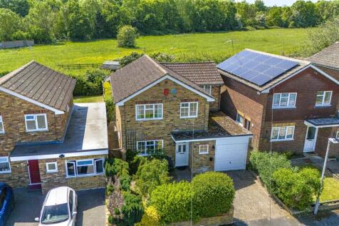 thumbnail_7 Linnet Close, HP12 4QJ Drone-1.jpg