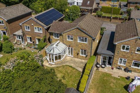 thumbnail_7 Linnet Close, HP12 4QJ Drone-2.jpg