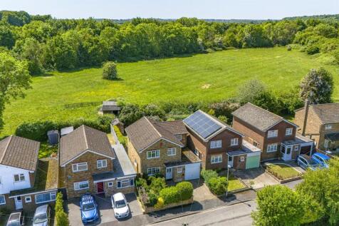 thumbnail_7 Linnet Close, HP12 4QJ Drone-3.jpg