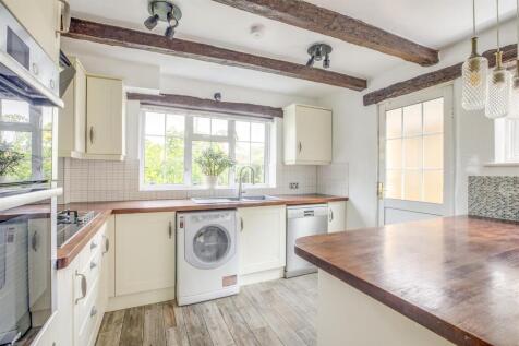 7 Linnet Close, HP12 4QJ NEW-9.jpg