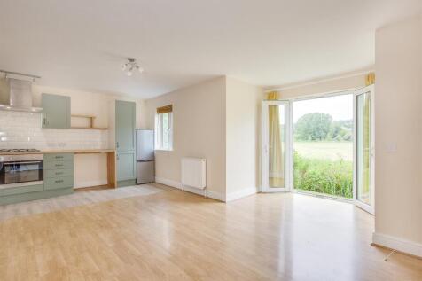 9 Wye Gardens, Fryers Lane, HP12 3DU-5.jpg