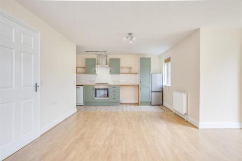 9 Wye Gardens, Fryers Lane, HP12 3DU-6.jpg
