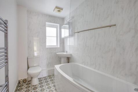 9 Wye Gardens, Fryers Lane, HP12 3DU-1.jpg