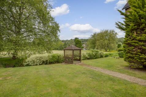 9 Wye Gardens, Fryers Lane, HP12 3DU-12.jpg