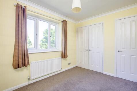 12 Parslow Close, HP21 9JD-1.jpg