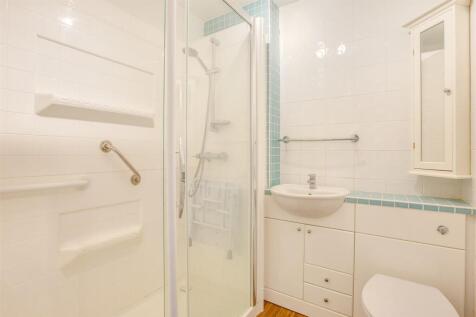 12 Parslow Close, HP21 9JD-4.jpg