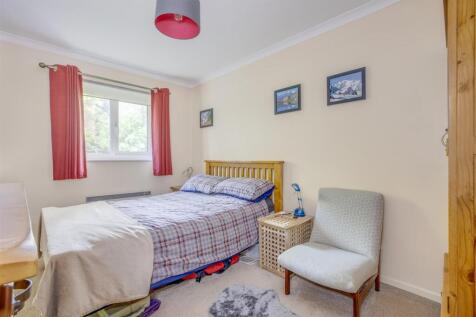15 Edmunds Gardens, HP12 4LP-5.jpg