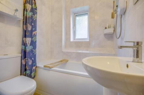 15 Edmunds Gardens, HP12 4LP-11.jpg