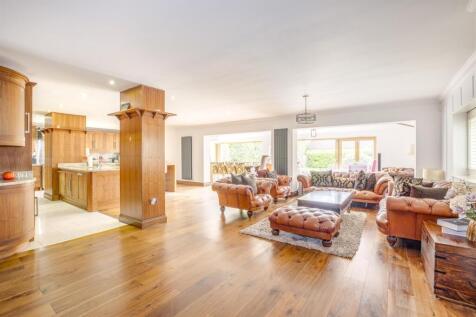 27 Marlow Road, HP11 1TA-8.jpg