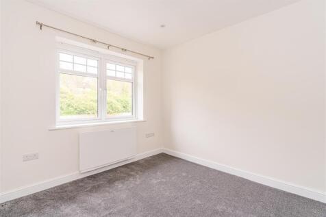 39 Templeside Gardens-16.jpg