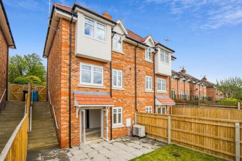 37 Templeside Gardens-16.jpg