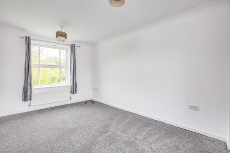 34 Wedgewood Street, HP19 7GA-6.jpg