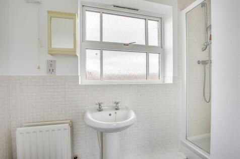 34 Wedgewood Street, HP19 7GA-5.jpg