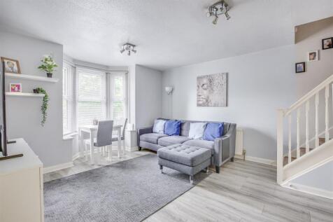2 Lede View Court, London Road, HP11 1HR-4.jpg