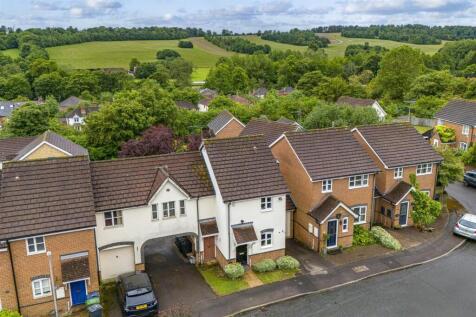 thumbnail_41 Falcon Rise, HP13 5JT Drone-2.jpg