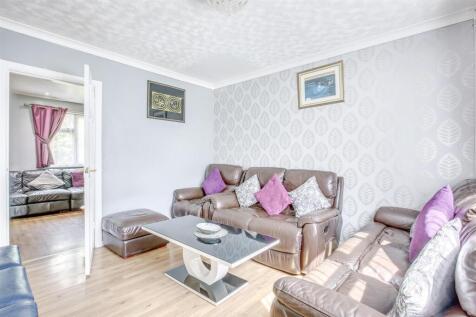 180 Spearing Road, HP12 3LA-6.jpg