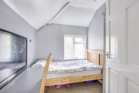 180 Spearing Road, HP12 3LA-1.jpg