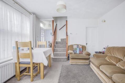 5 Kitchener Road, HP11 2SH-10.jpg