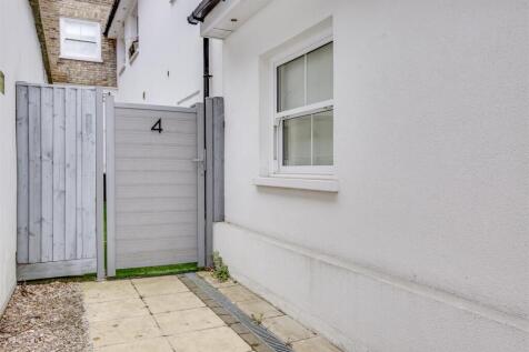 4 Priory Villas, Priory Road, HP13 6GZ-13.jpg
