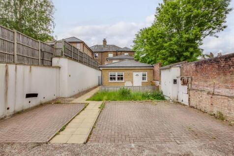 4 Priory Villas, Priory Road, HP13 6GZ-15.jpg
