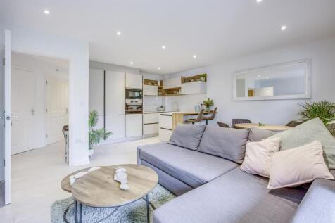1 Riverlock Court, Spring Gardens Road, HP13 7FN-8