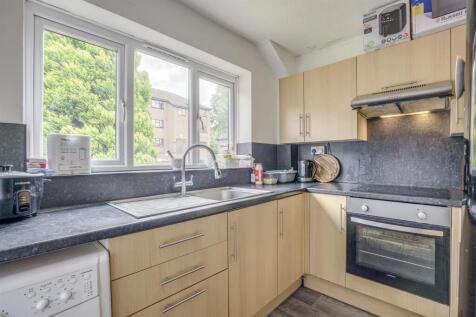 3 Kaybridge Close, HP13 7HF-2.jpg